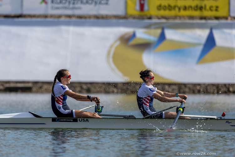 Lanie & Solveig Rowing in Final